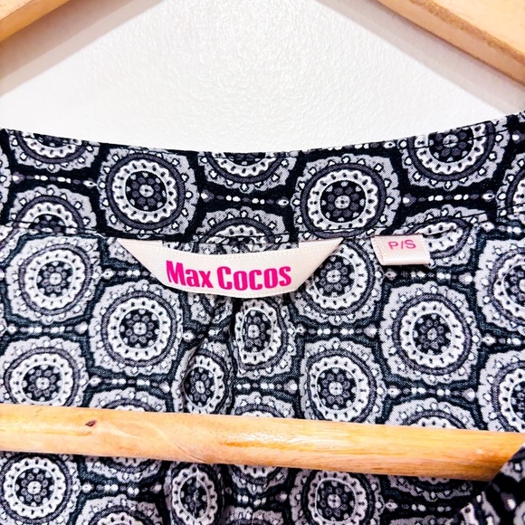 MAX COCOS Black floral tank top - Picture 4 of 6